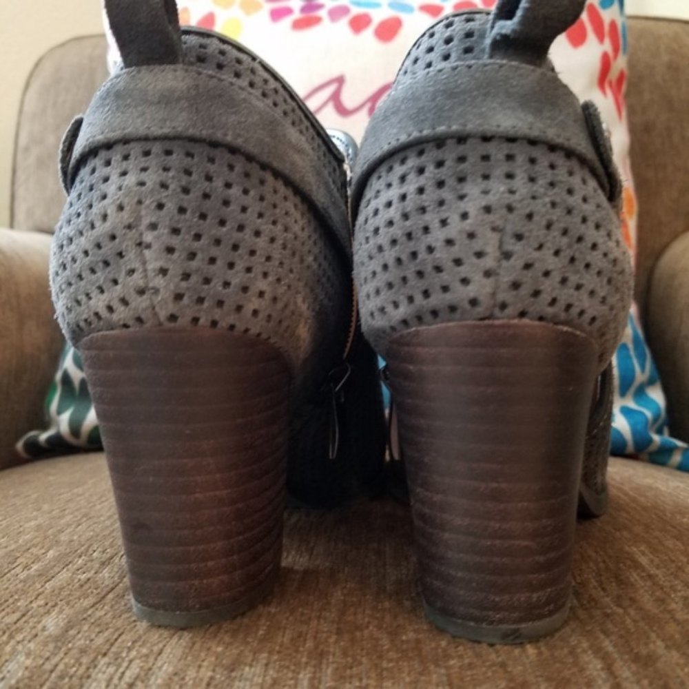 Franco Sarto Dale 2 Perforated Suede Bootie 8.5 - Picture 4 of 5